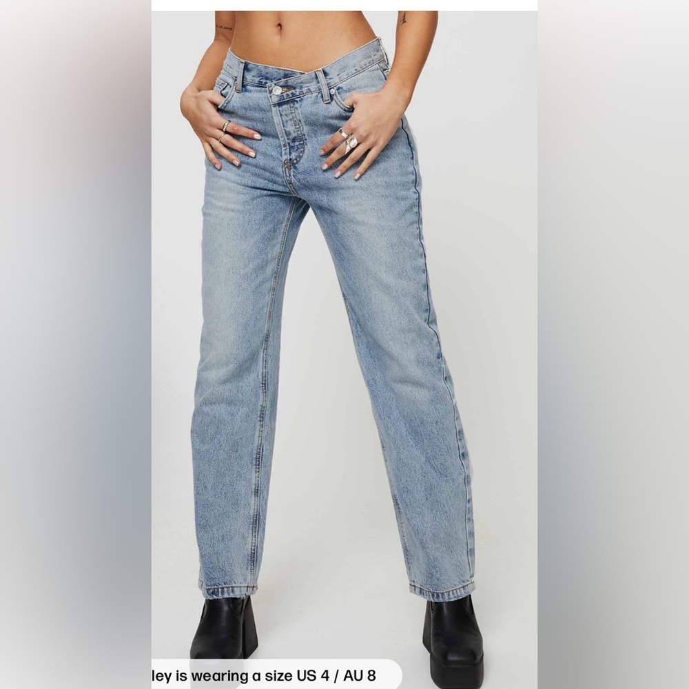 Princess Polly Holly Mid Rise Straight Leg Asymmetric Jean Light Wash Denim 6